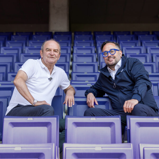 Kampagnen-Anpfiff: Martin Schiefer und Herbert Prohaska matchen Vergaberecht und Fußball
